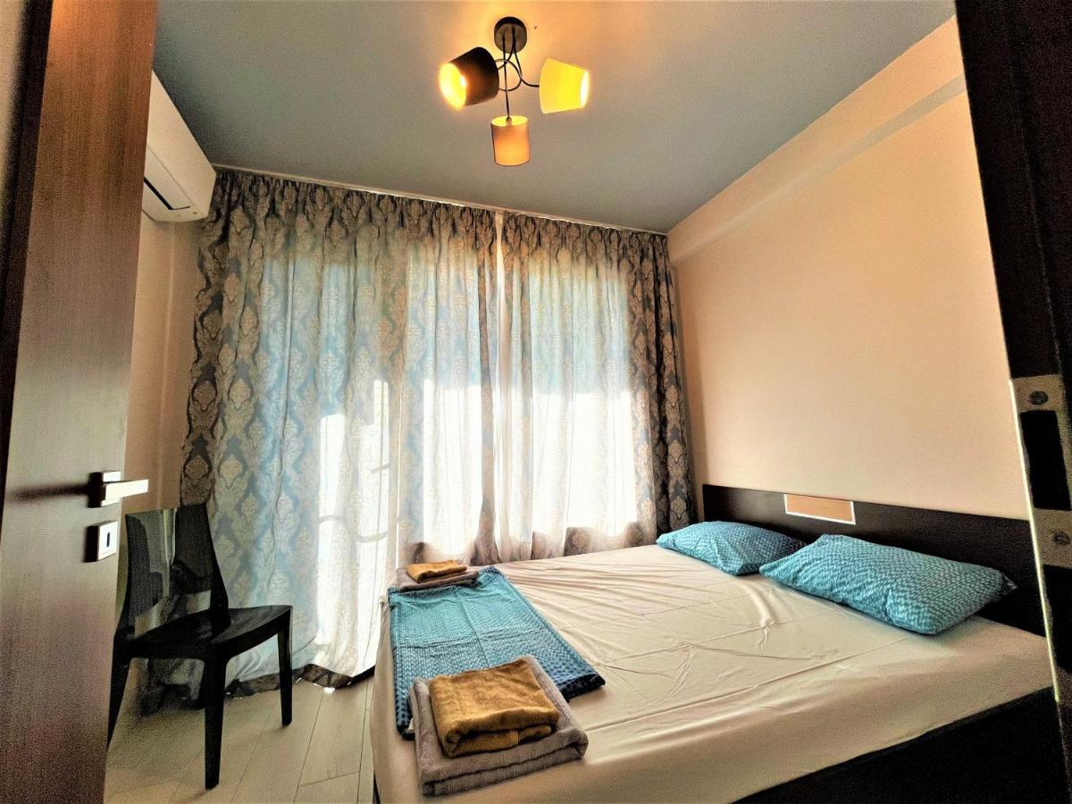 Botabara 312 Self Catering Beach Apartment Pomorie Esterno foto