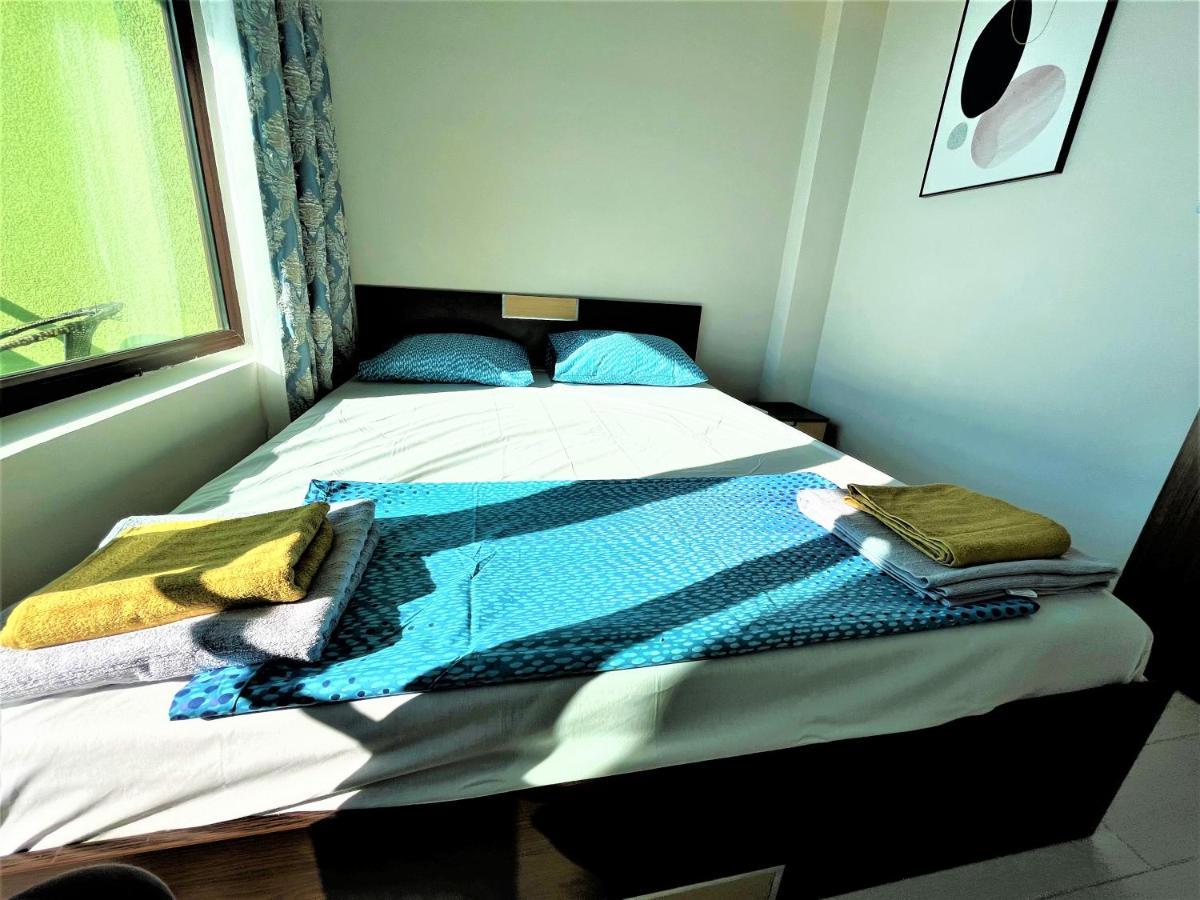 Botabara 312 Self Catering Beach Apartment Pomorie Esterno foto