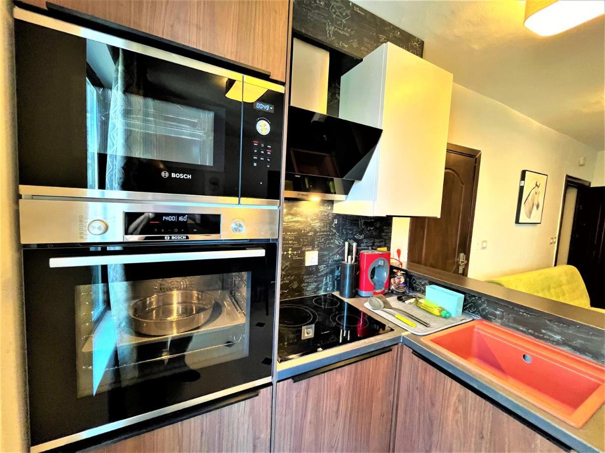Botabara 312 Self Catering Beach Apartment Pomorie Esterno foto