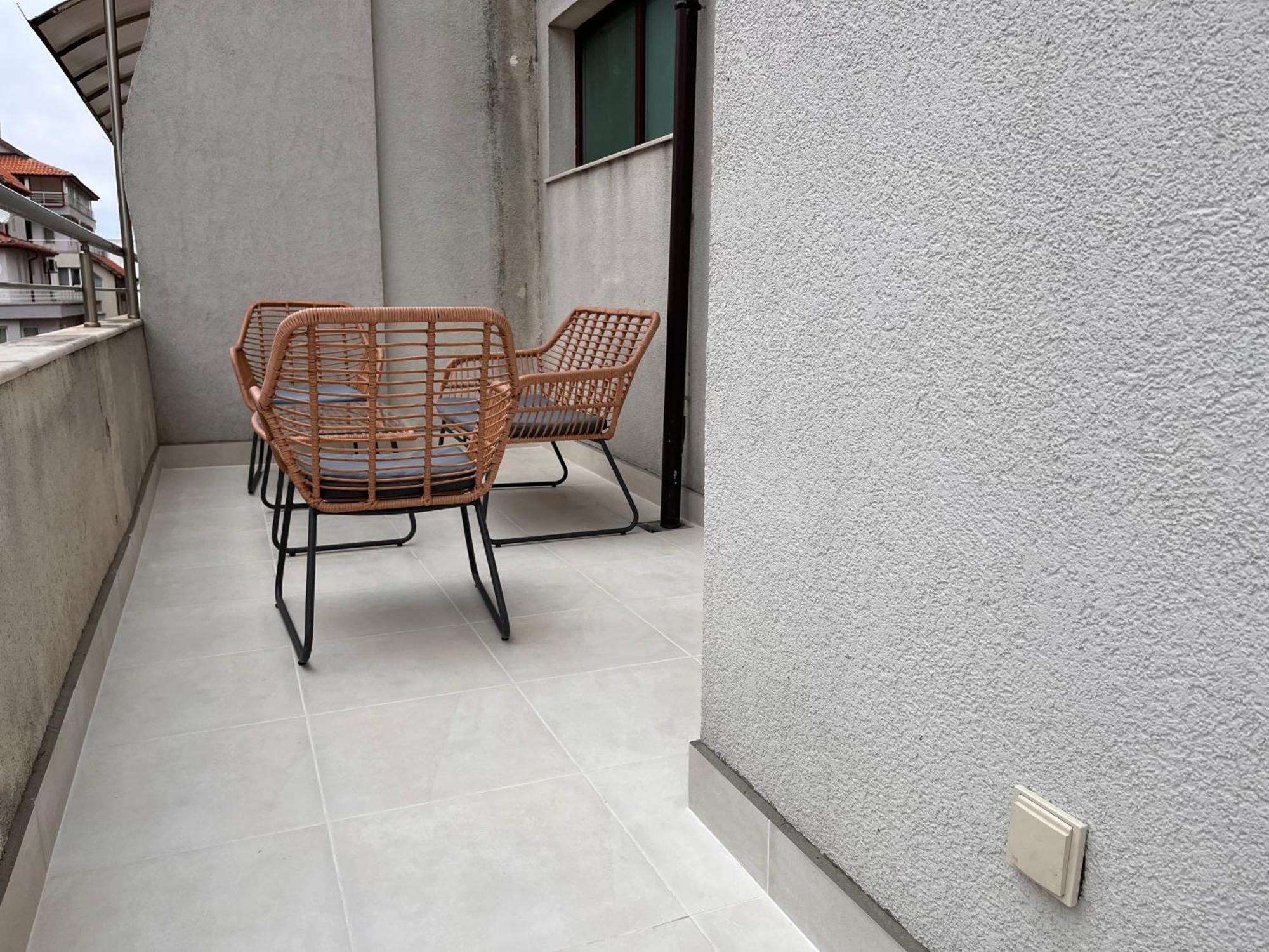 Botabara 312 Self Catering Beach Apartment Pomorie Esterno foto