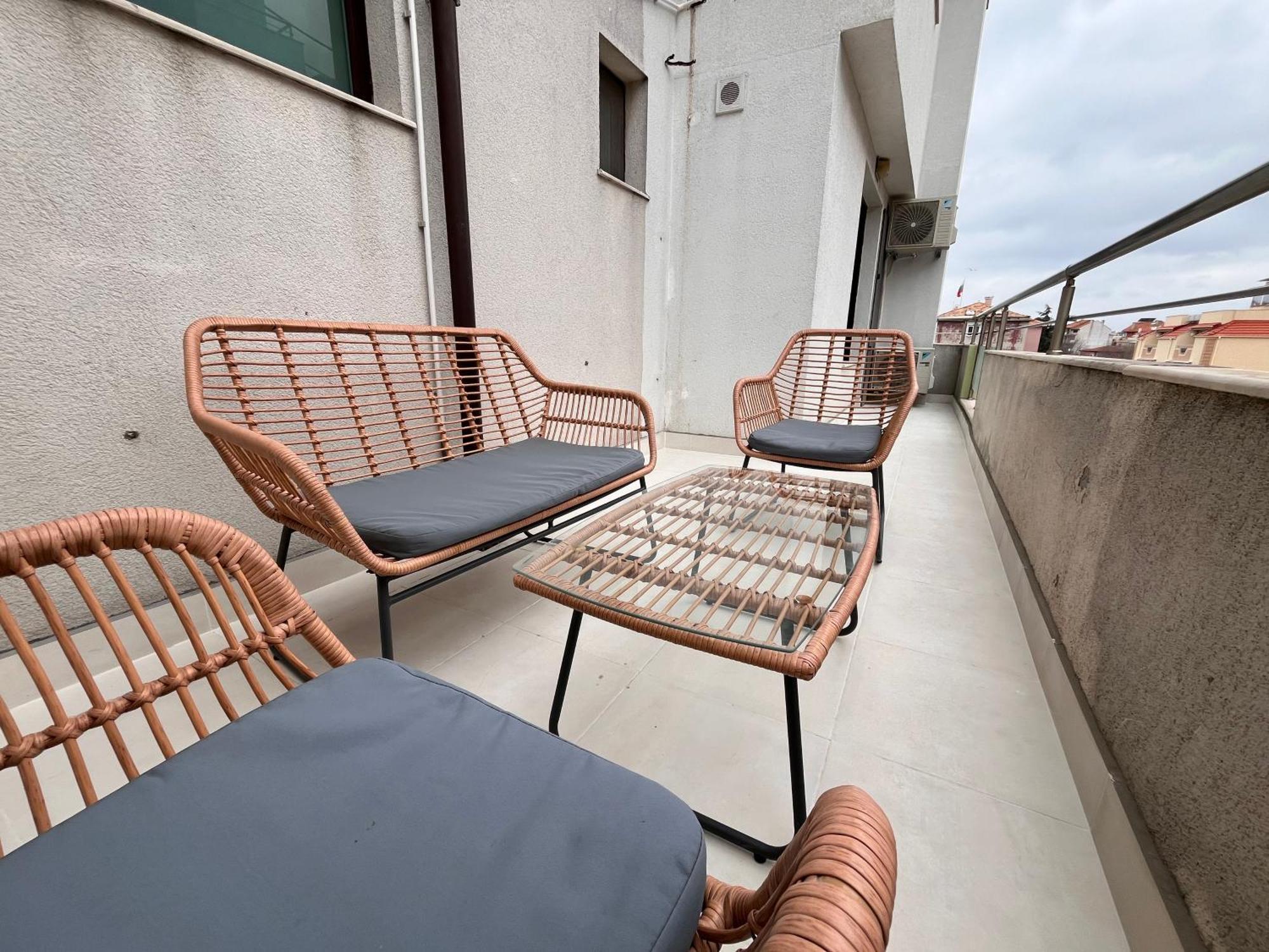 Botabara 312 Self Catering Beach Apartment Pomorie Esterno foto