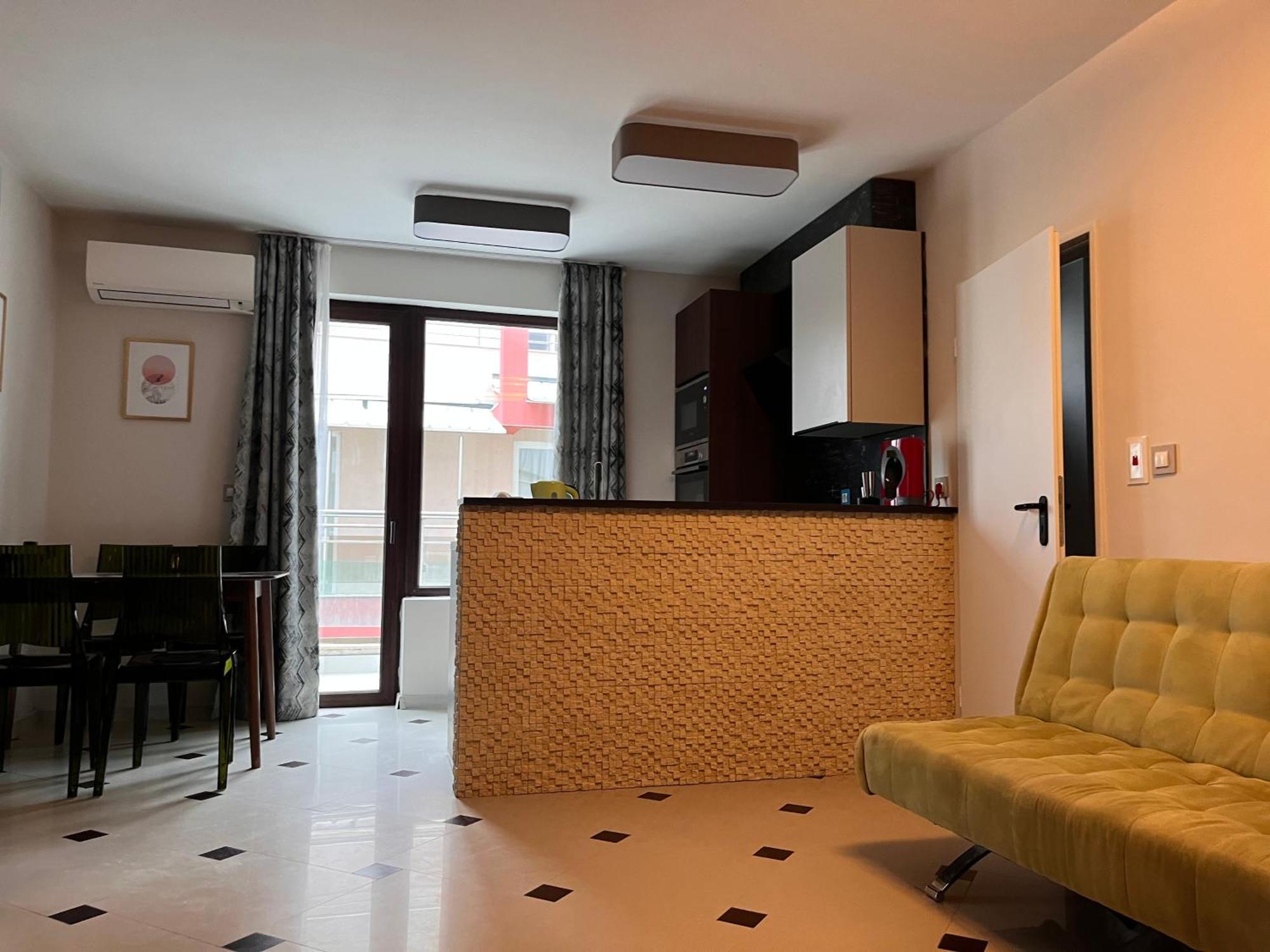 Botabara 312 Self Catering Beach Apartment Pomorie Esterno foto