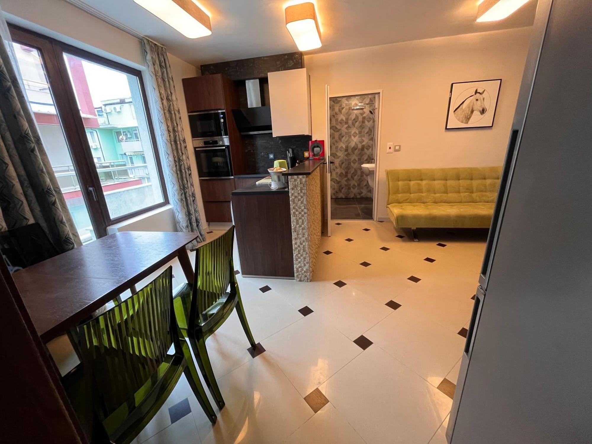 Botabara 312 Self Catering Beach Apartment Pomorie Esterno foto
